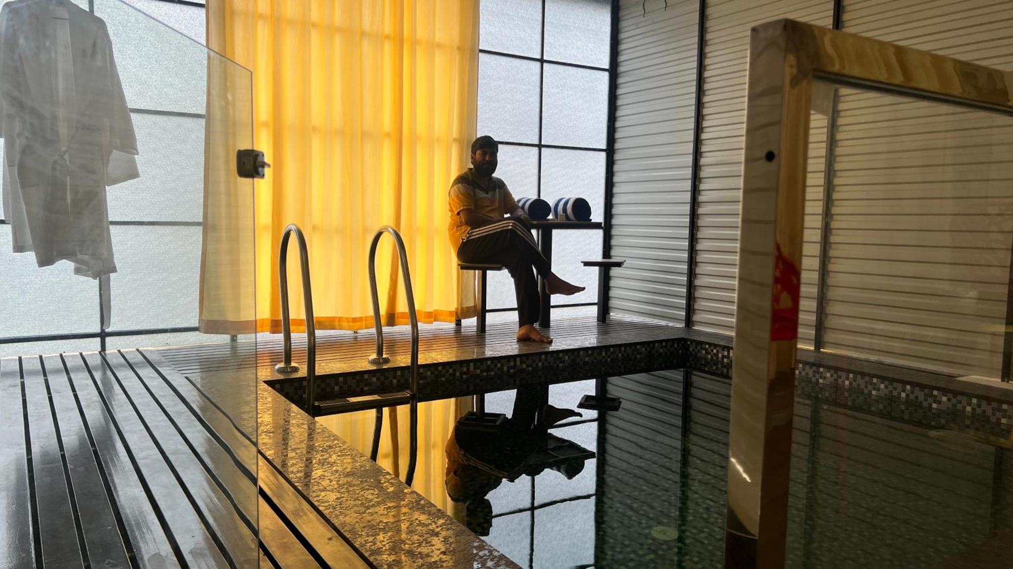 Aura Safari Hotel Vaduvanchal Bagian luar foto
